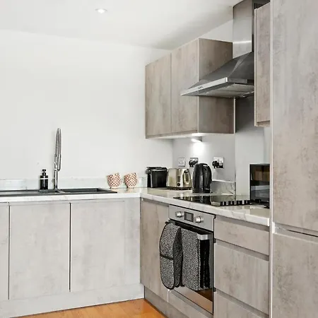 Apartment Executive Great Location